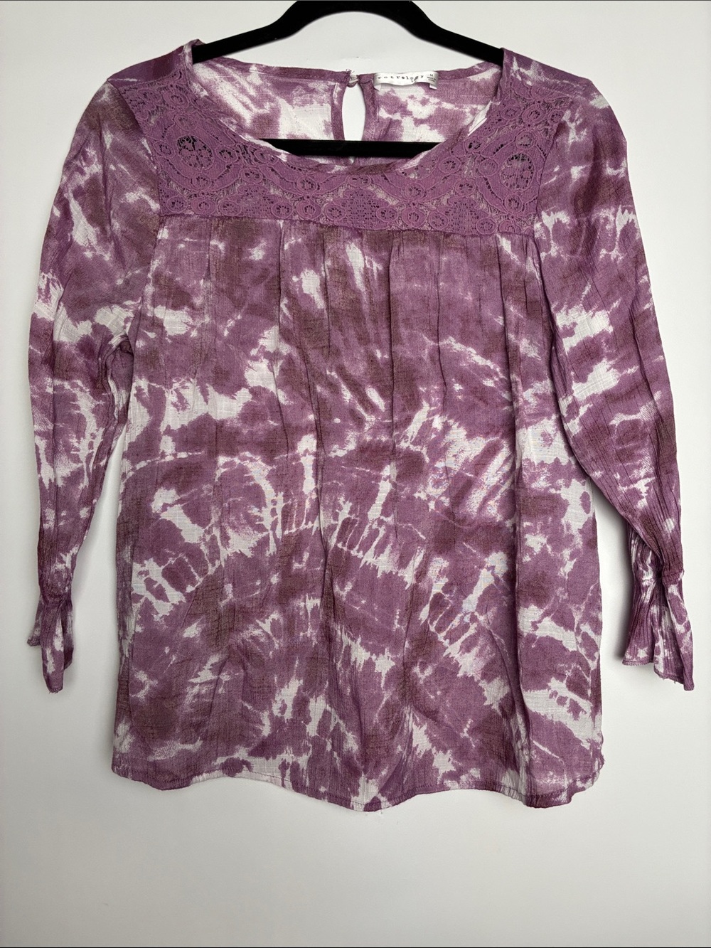 Retrology Lavender Tie-Dye Scoop Neck Blouse with Lace Yoke